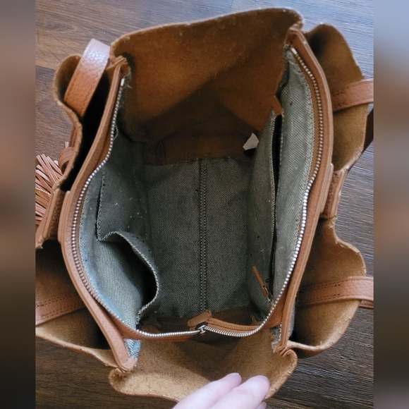 Vince Camuto tassled bag "Taja" tote chestnut brown pebbled genuine leather - Picture 9 of 15